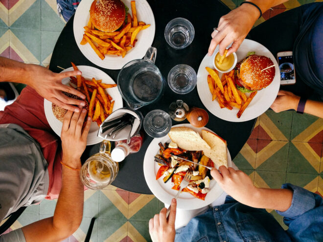 Dine-In or Carry Out 4 Benefits of Offering Both