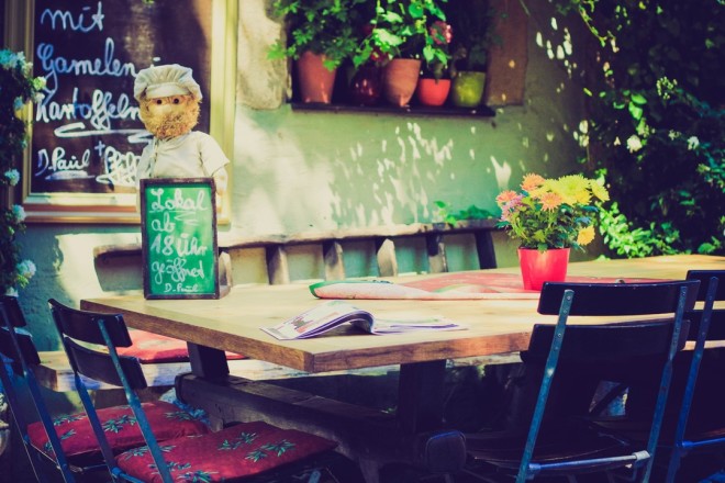 side-walk-cafe
